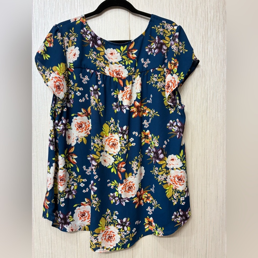 Torrid Plus Size 2 Blouse‎ Bundle (2X/2XL) - Flowy, Floral & Paisley Print Tops - Picture 4 of 14